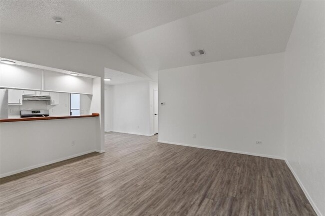 Building Photo - 11411 Walnut Ridge Dr