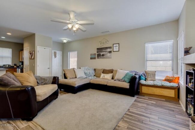 Building Photo - 3 bedroom in Mesa AZ 85209