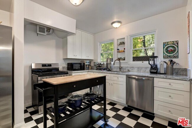 Building Photo - 3484 Oak Glen Dr