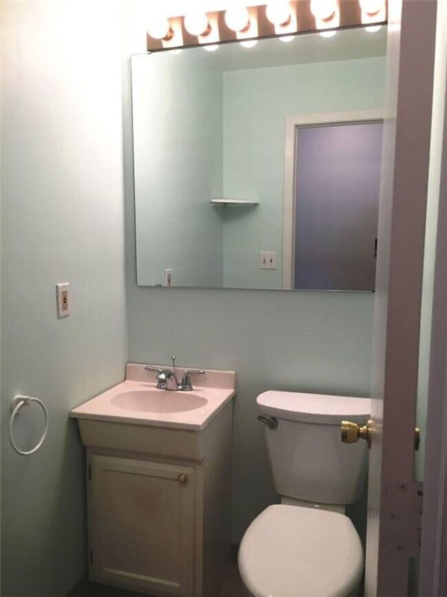 Building Photo - 119 Mitchell Cir