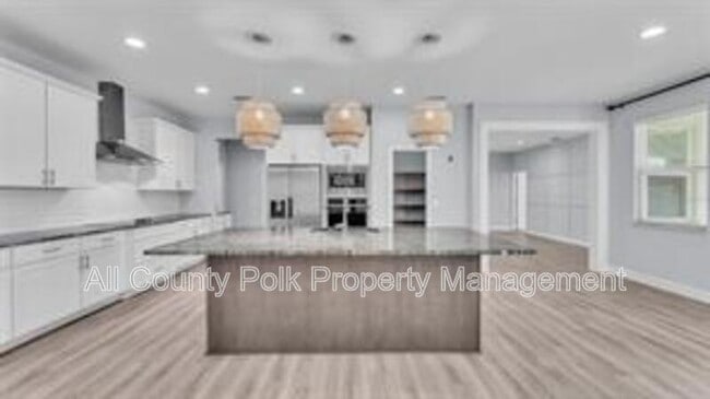 Building Photo - 1095 Woodland Oaks Dr