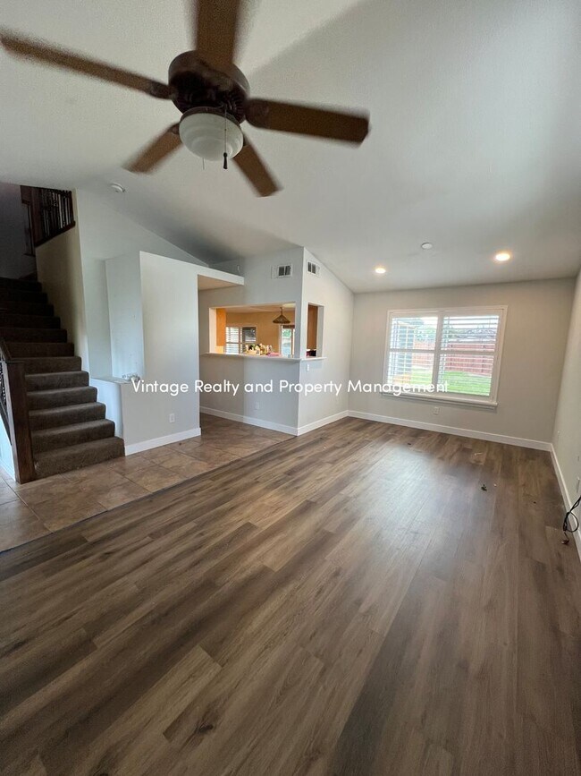 Building Photo - Ready To Go Top Of The Line 4 Bedroom Two ...