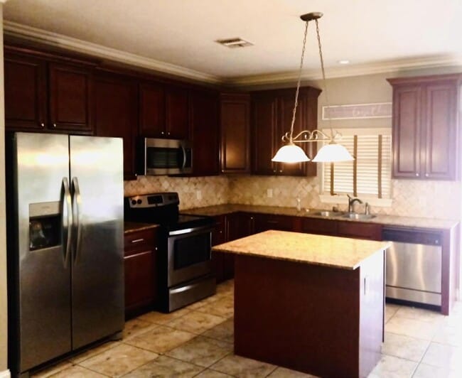 Building Photo - 1500 Lacadie Dr. Unit Q