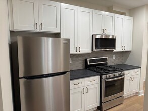 Building Photo - Nob Hill 2 Bedroom 2 Bath renovated Condo in Manayunk $2,295/month