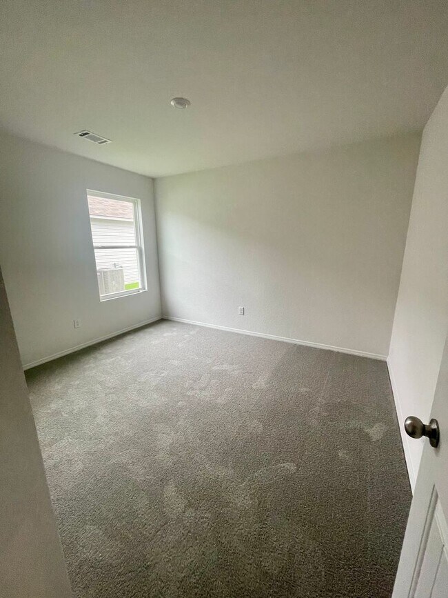 Building Photo - Home For Rent!