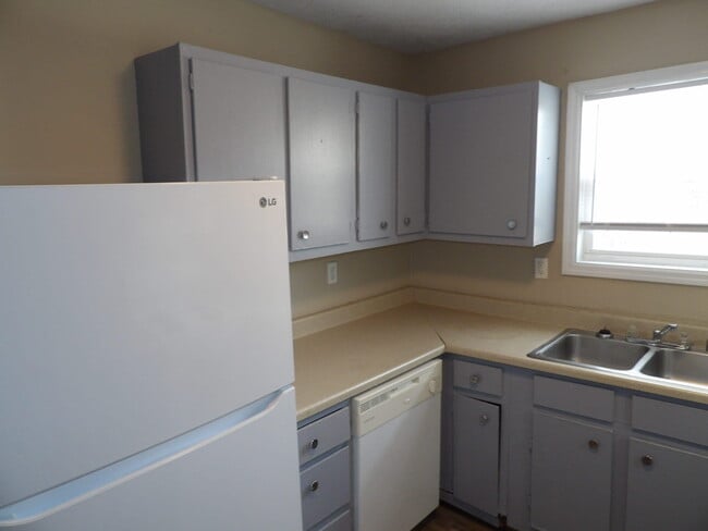 Building Photo - 35 Ashwood Ct