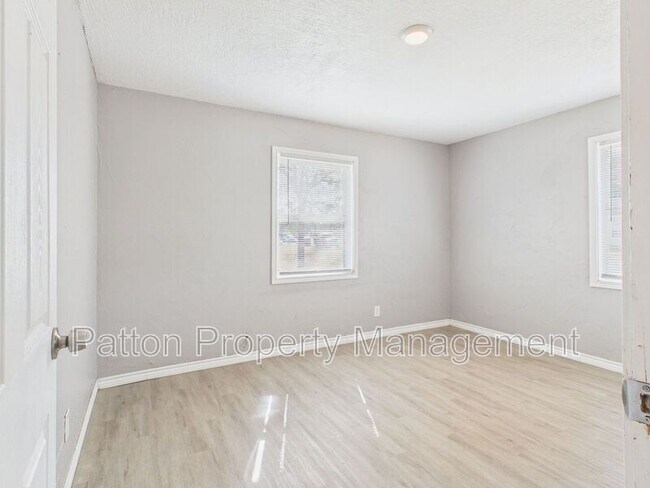 Building Photo - 3010 Westhaven Dr