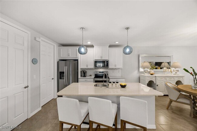 Building Photo - 14610 Edgewater Cir