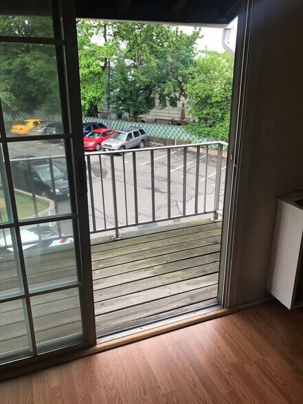 Building Photo - 510 Stuyvesant Ave