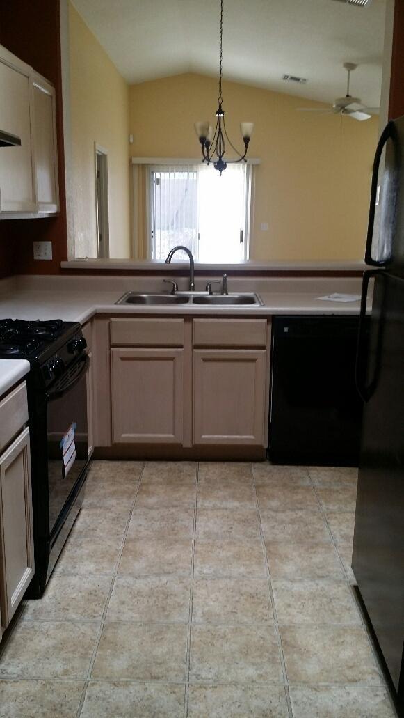 Building Photo - 2423 S Cybil Ave