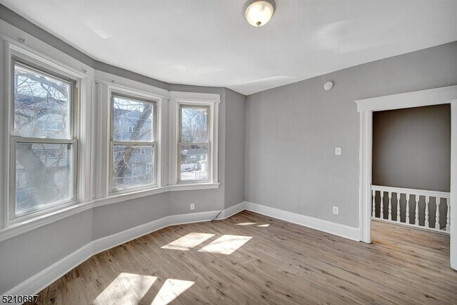 Building Photo - 30 Linden Ave