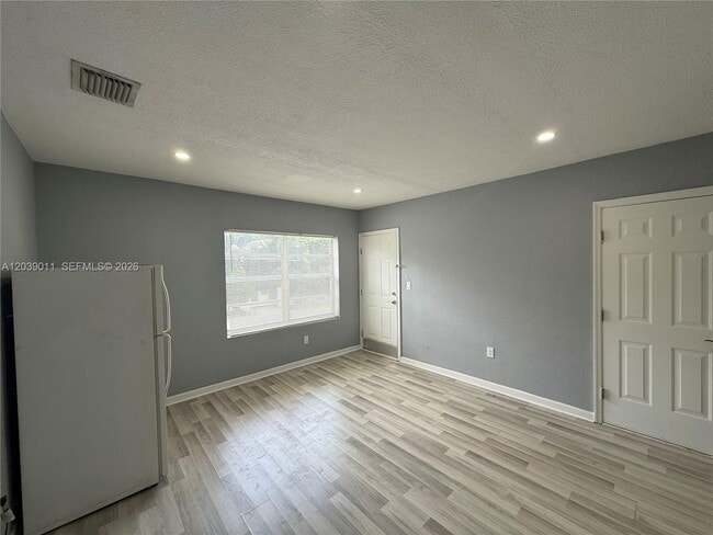 Building Photo - 426 NE 77th Street Rd