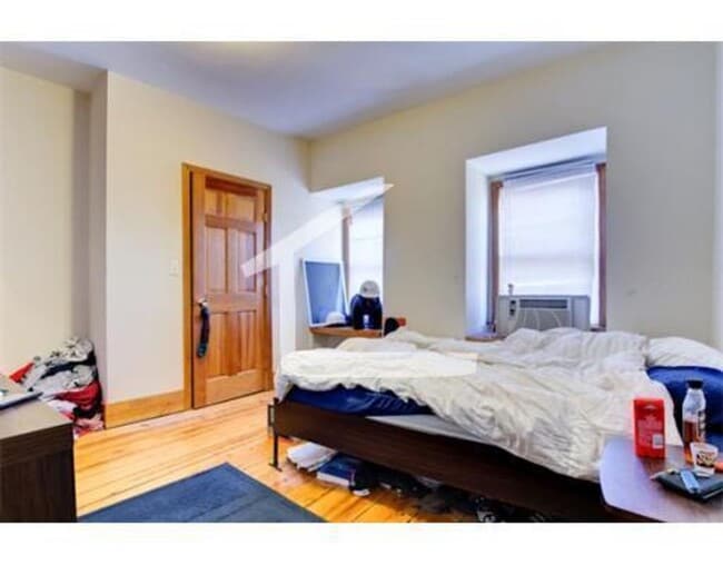 Building Photo - Mission Hill Area. Available September 1. In-Unit Laundry, Central Heat, Deck, Eat-in Kitchen.