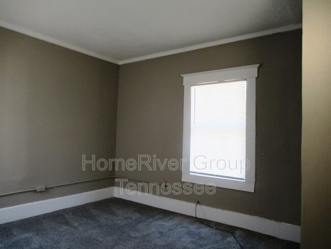 Building Photo - 1664 Nelson Ave