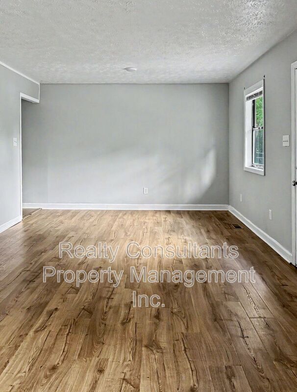 Building Photo - 200 Bull Run St