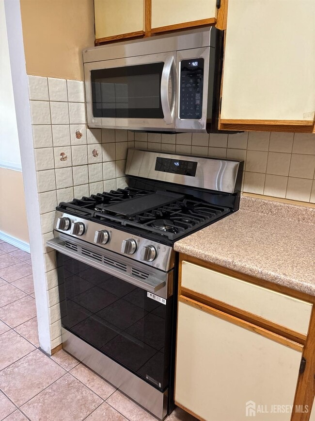 Building Photo - 98 Keystone Ct