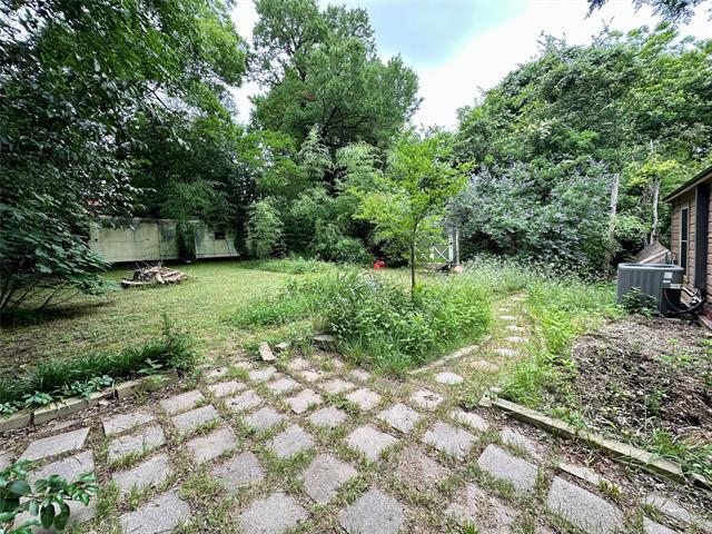 Building Photo - 8619 Groveland Dr