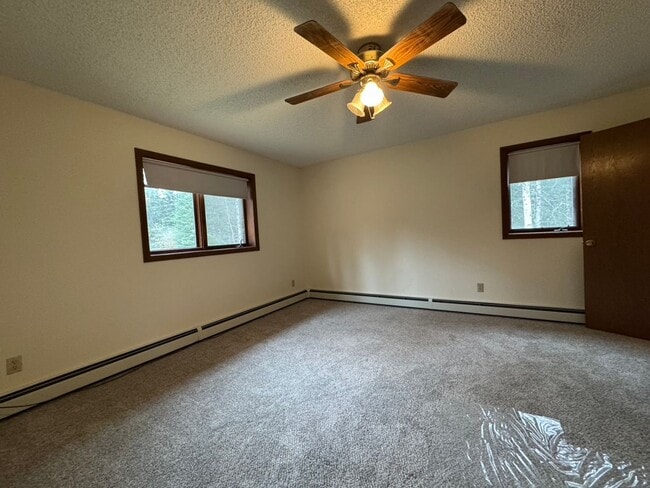 Building Photo - 5 Bedroom, 3 Bathroom, 2 Car Garage in North Pole - FUEL INCLUDED!