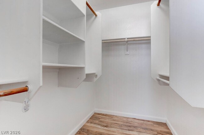 Building Photo - 1716 Anchor Dr