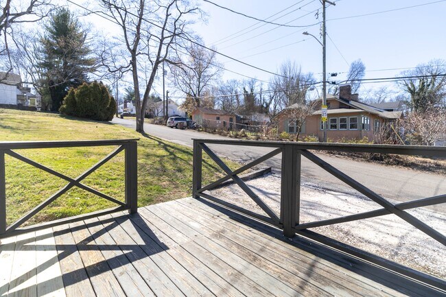 Building Photo - 1900 Edgewood Ave