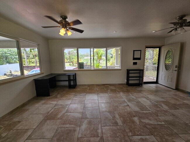 Building Photo - 15-1331-1331 24th Ave