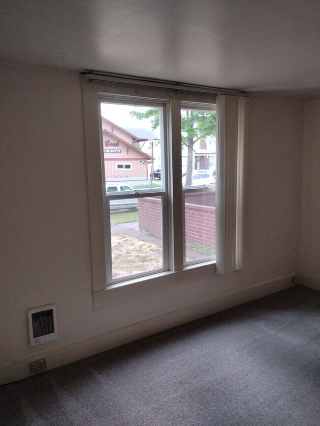 Building Photo - 614e15