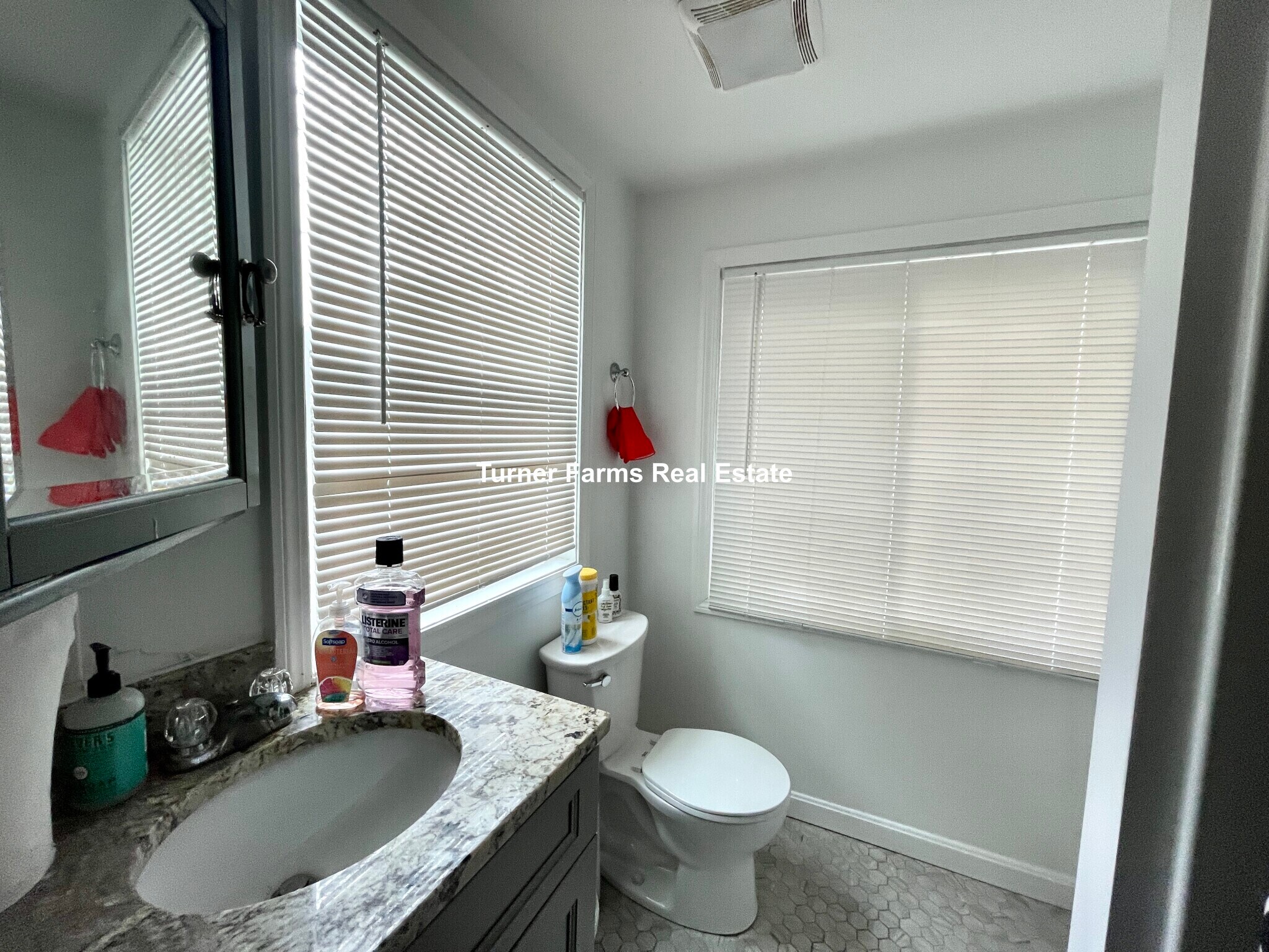 Building Photo - 48 Derby St