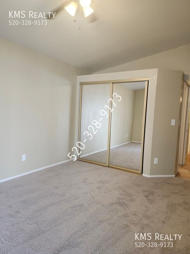 Building Photo - 5218 W Wood Owl Dr