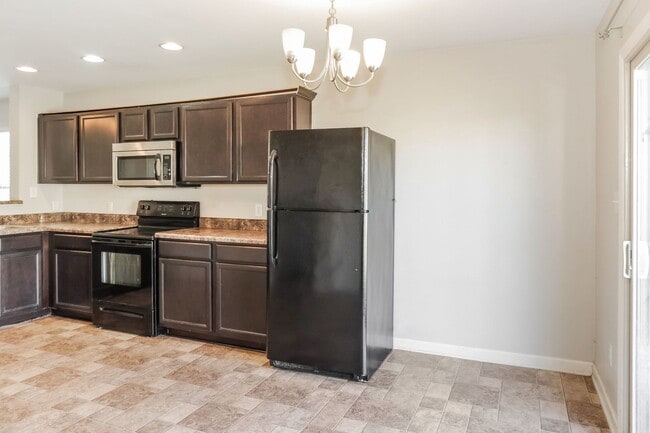 Building Photo - 135 Wethersfield Dr