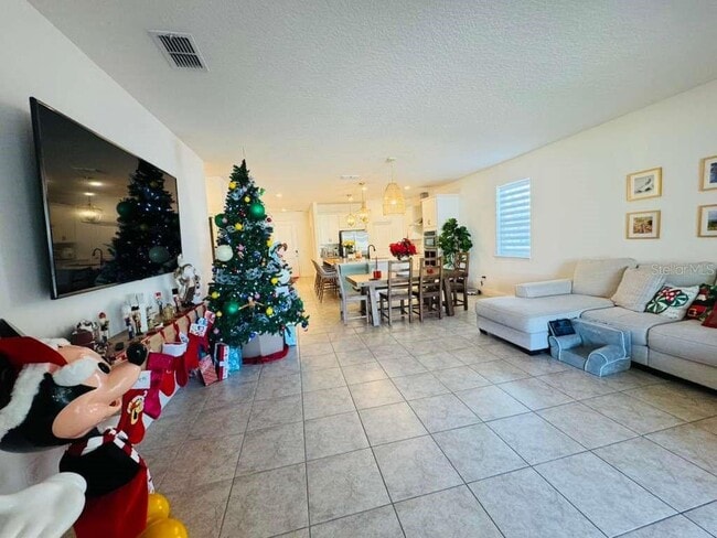 Building Photo - 4913 Rain Shadow Dr