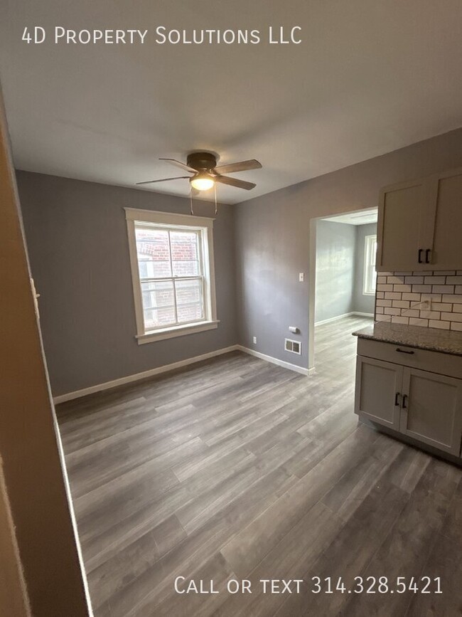 Building Photo - Cozy and Spacious Living in Upstairs Unit ...