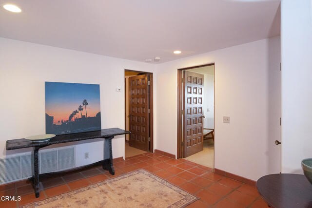 Building Photo - 3265 Ocean Dr