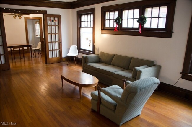 Building Photo - 30 Casterton Ave