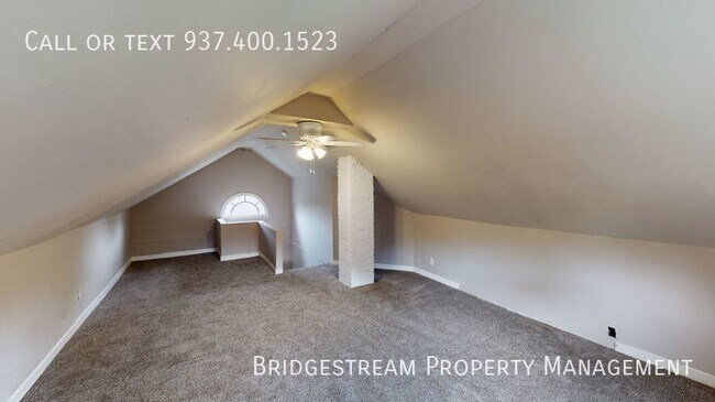 Building Photo - Updated 3 bedroom 1 bath home with detache...