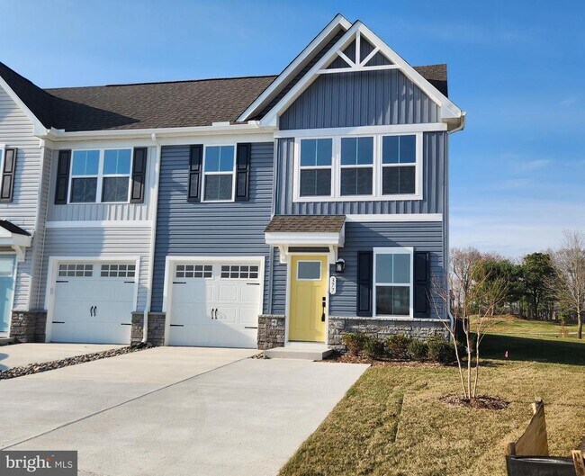 Building Photo - 377 Waterside Sq