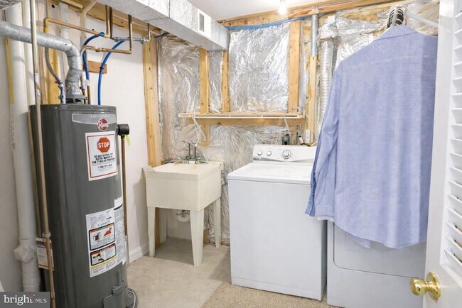 Building Photo - 44032 Aberdeen Terrace