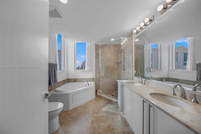 Building Photo - 3030 NE 188th St