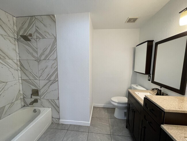 Building Photo - 11815 David Forti Dr