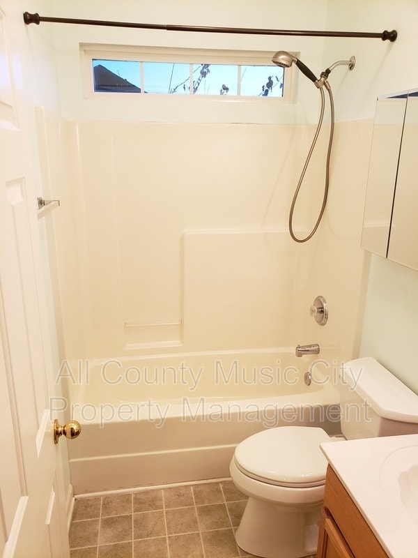 Building Photo - 905 Weatherside Ct