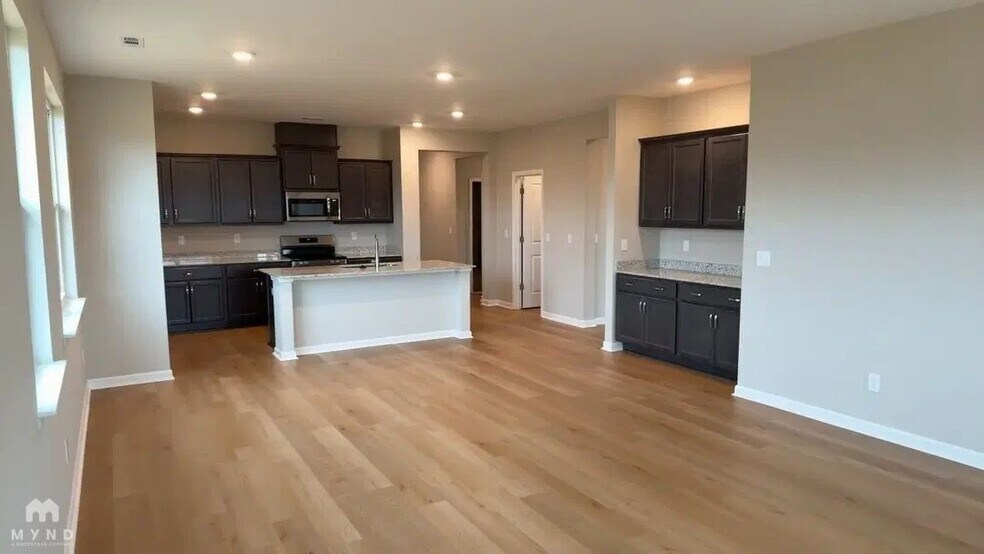 Building Photo - 105 Starview Ct