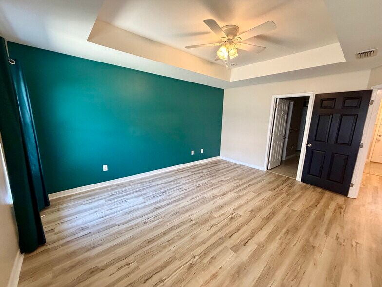 Building Photo - 500 Baywood Ct