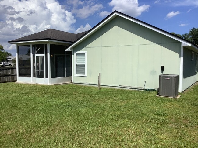 Building Photo - 3268 Volley Dr