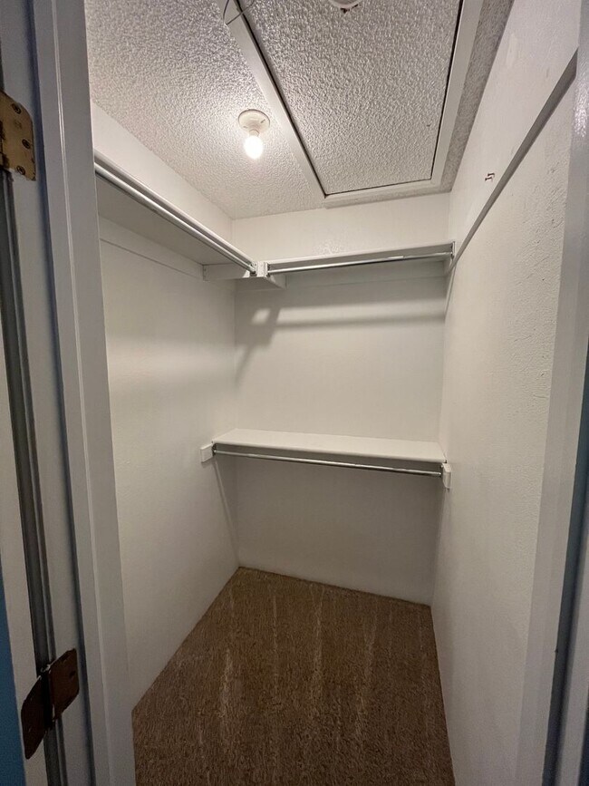 Building Photo - 1 bed 1 bath condo at Powderhorn