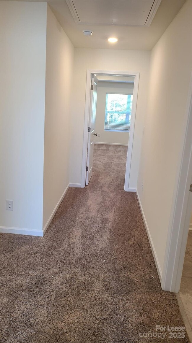 Building Photo - 2841 Yeager Dr NW