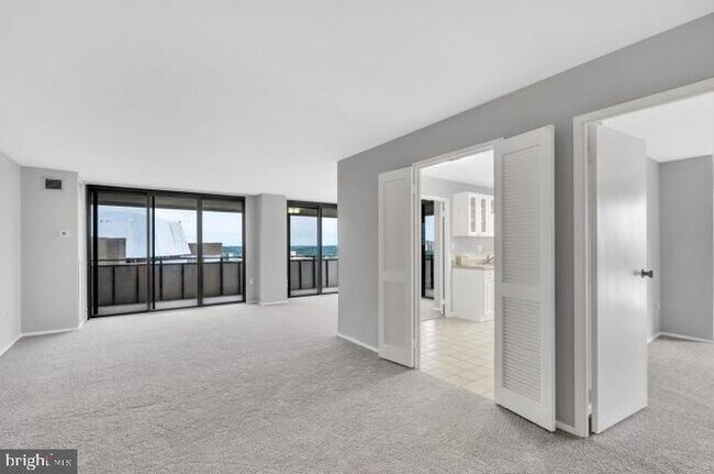 Building Photo - 250 S Reynolds St