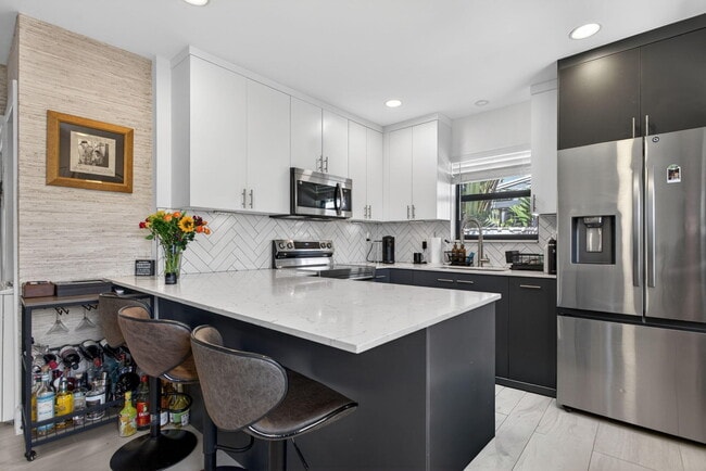 Building Photo - 1501 NE 7th Ave