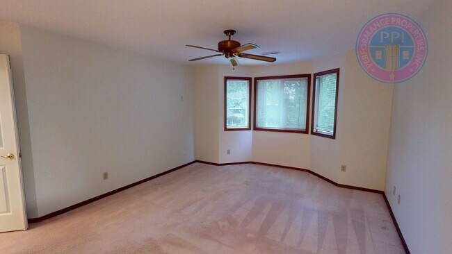 Building Photo - Room to Roam at Hidden Springs in West Linn! Pets OK!