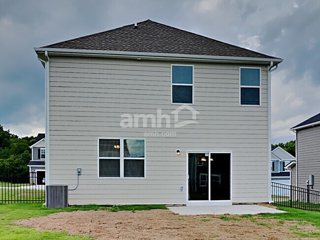 Building Photo - 3002 Lucky Ln