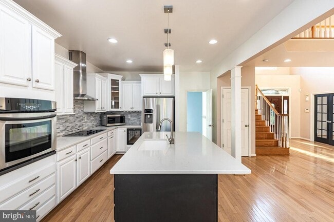 Building Photo - 9212 Isle of Laurels