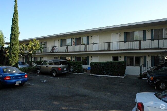 Building Photo - Lis